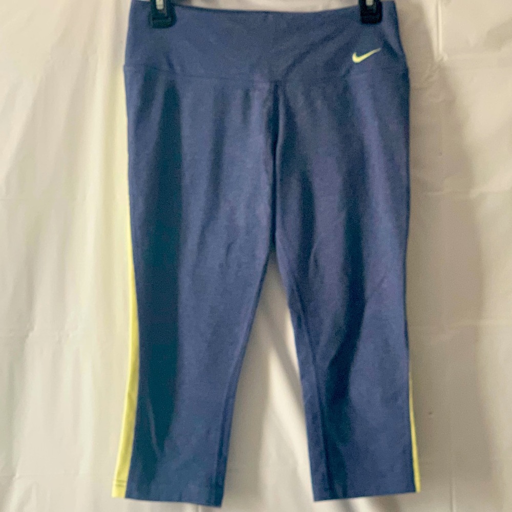 Nike Small Dri Fit Capri Leggings